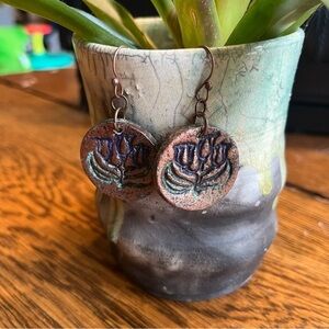 5/$45 Vintage 90s Handcrafted Painted Clay Lotus Flower Earrings Purple Green C2